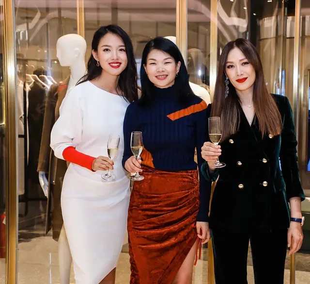 吕燕穿搭图片大全,吕燕高级脸视频