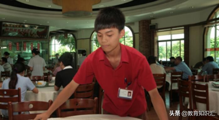 暑假要不要带孩子出来,孩子去打暑假工父母要注意什么