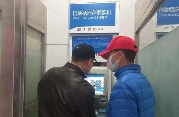 慢性病药品缺不得、独居老人不会用手机支付……这些困难都有人接棒