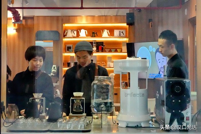 闹市中又一处年轻人文创新乐园——“大智*界无**·空中小镇”