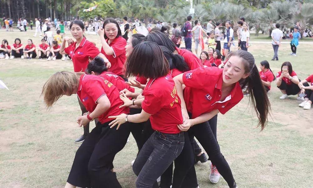 巨邦清明献花丨人间四月无心芳菲，上山看总设计师改革大步豪迈