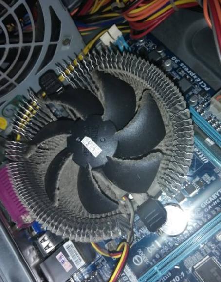 电脑启动蓝屏0xc0000005,电脑进入桌面后蓝屏是什么原因