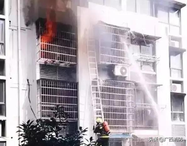 自建房起火三人被困获救,民房起火致7死一伤