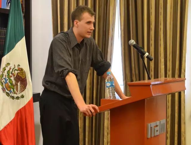 用零花钱给非洲挖了1000多口井，只因孩子的眼泪是那里最干净的水