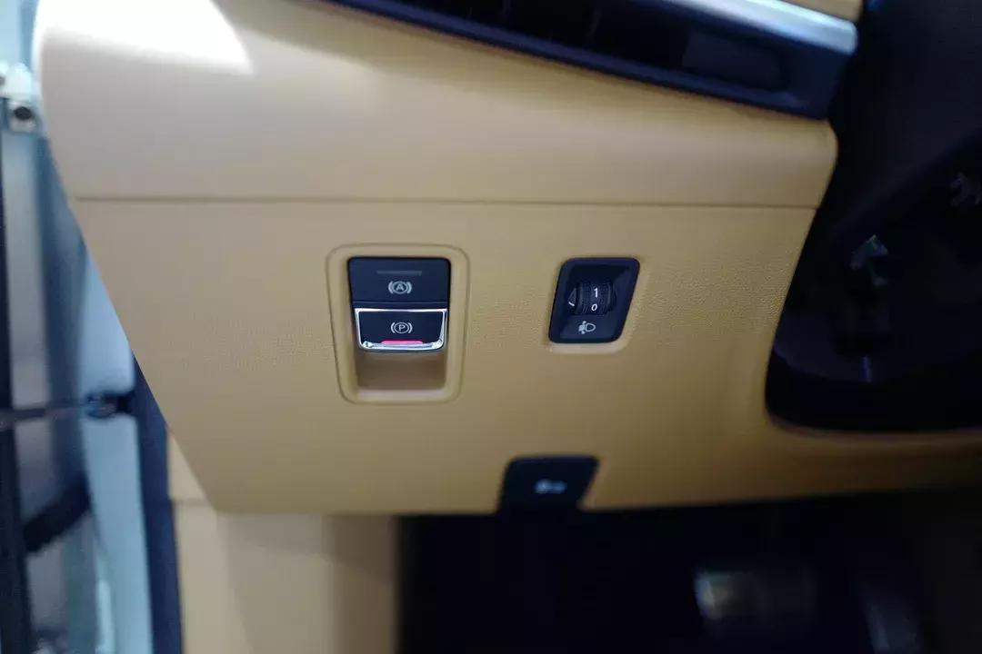 荣威marvelx对比唐ev,荣威marvelx智慧带来的舒享感受