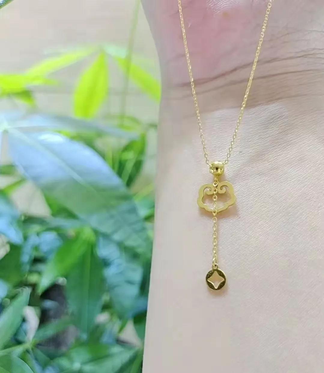 彩金项链春季搭配,黄金毛衣项链轻奢小众高级感