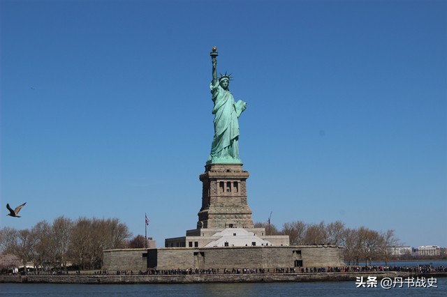 你不知道的自由女神像,由法国人设计的希腊形象雕塑,一生被雷击