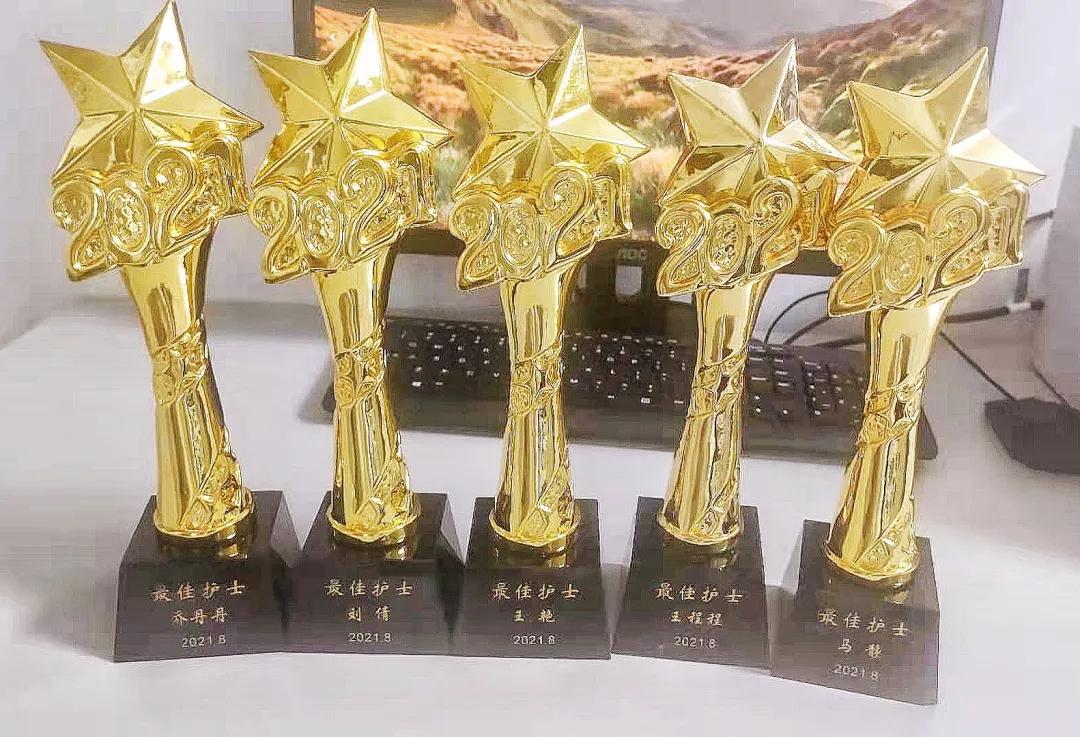 送给医护人员的奖励,患者家属给医护人员送锦旗