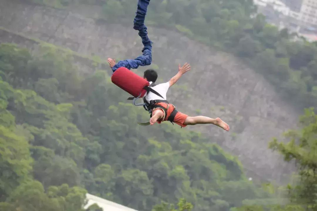 广州哪里的蹦极好玩又便宜,广州飞索蹦极玩法