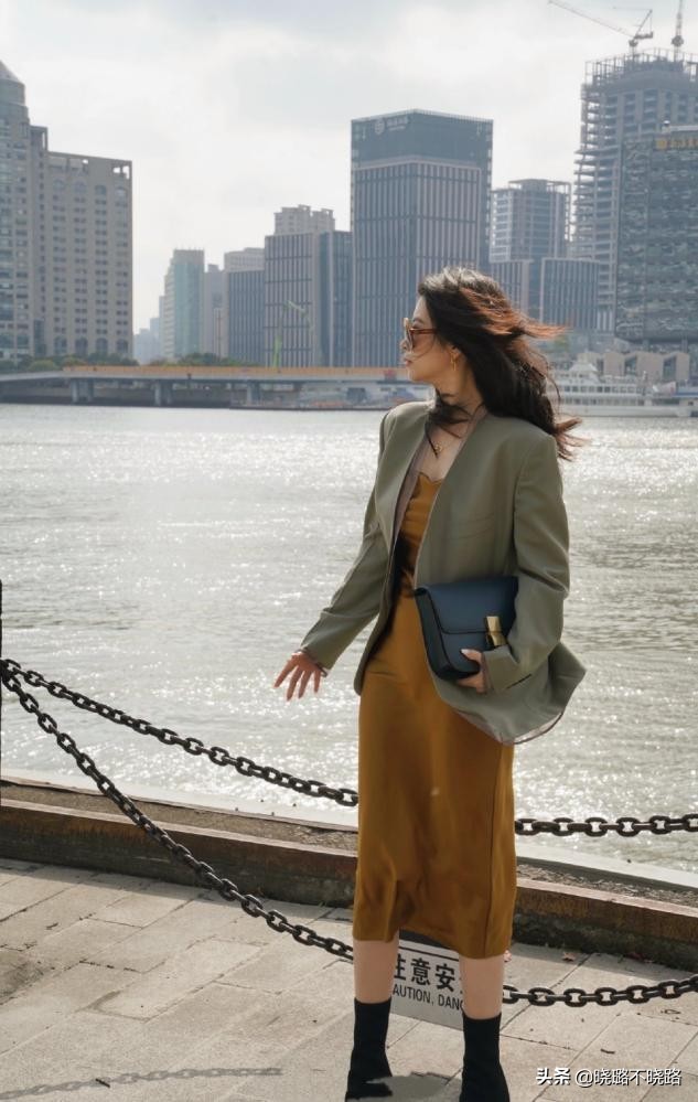 短裙子如何穿短靴比较好看,为什么穿靴子显腿短