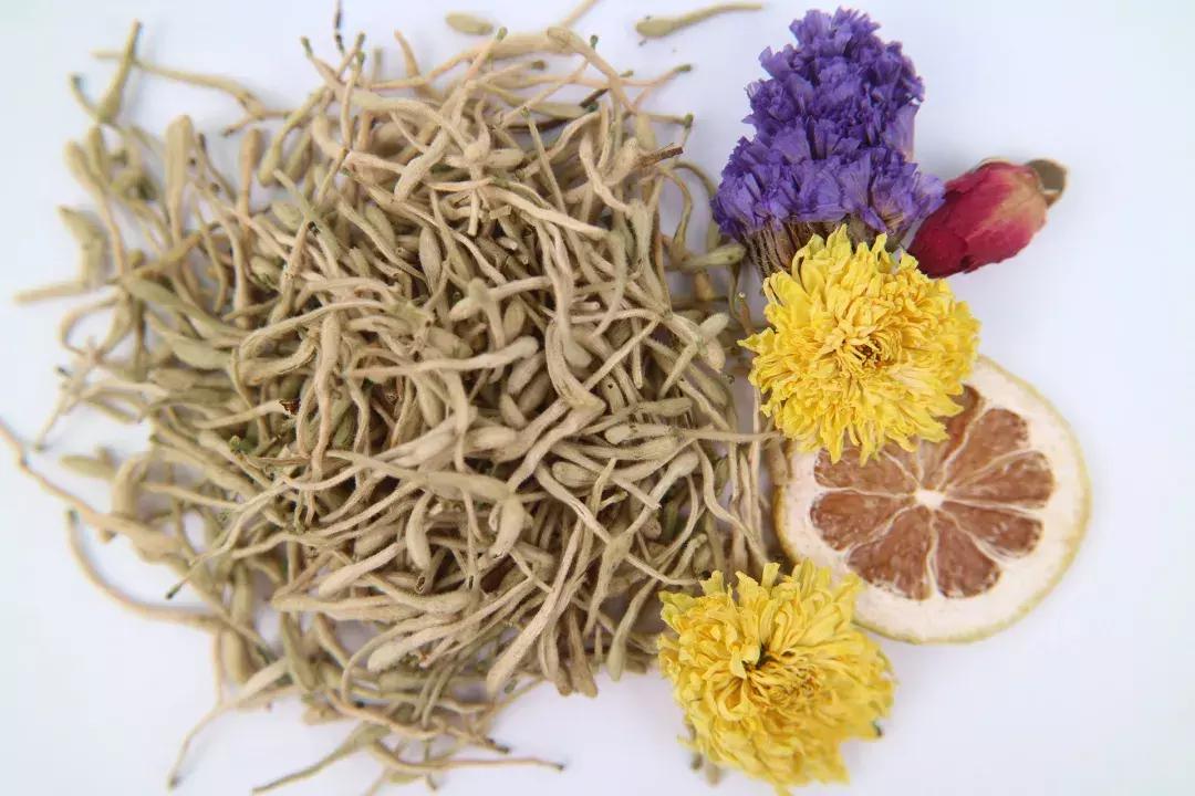 夏天喝什么清热去火润肺茶,夏天祛湿热最好的茶有哪些