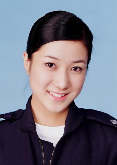 钟嘉欣二胎产子晒宝宝熟睡萌照,钟嘉欣要息影