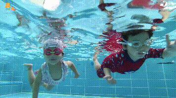 亲子游泳的这些好处，你知道吗？