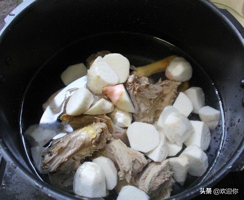 老鸭炖山药和胡萝卜怎么做好吃,老鸭能和莲子薏仁山药一起炖吗