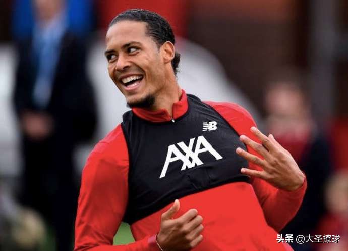 世界足坛对抗第一人,世界足球左右脚哪个球员最厉害