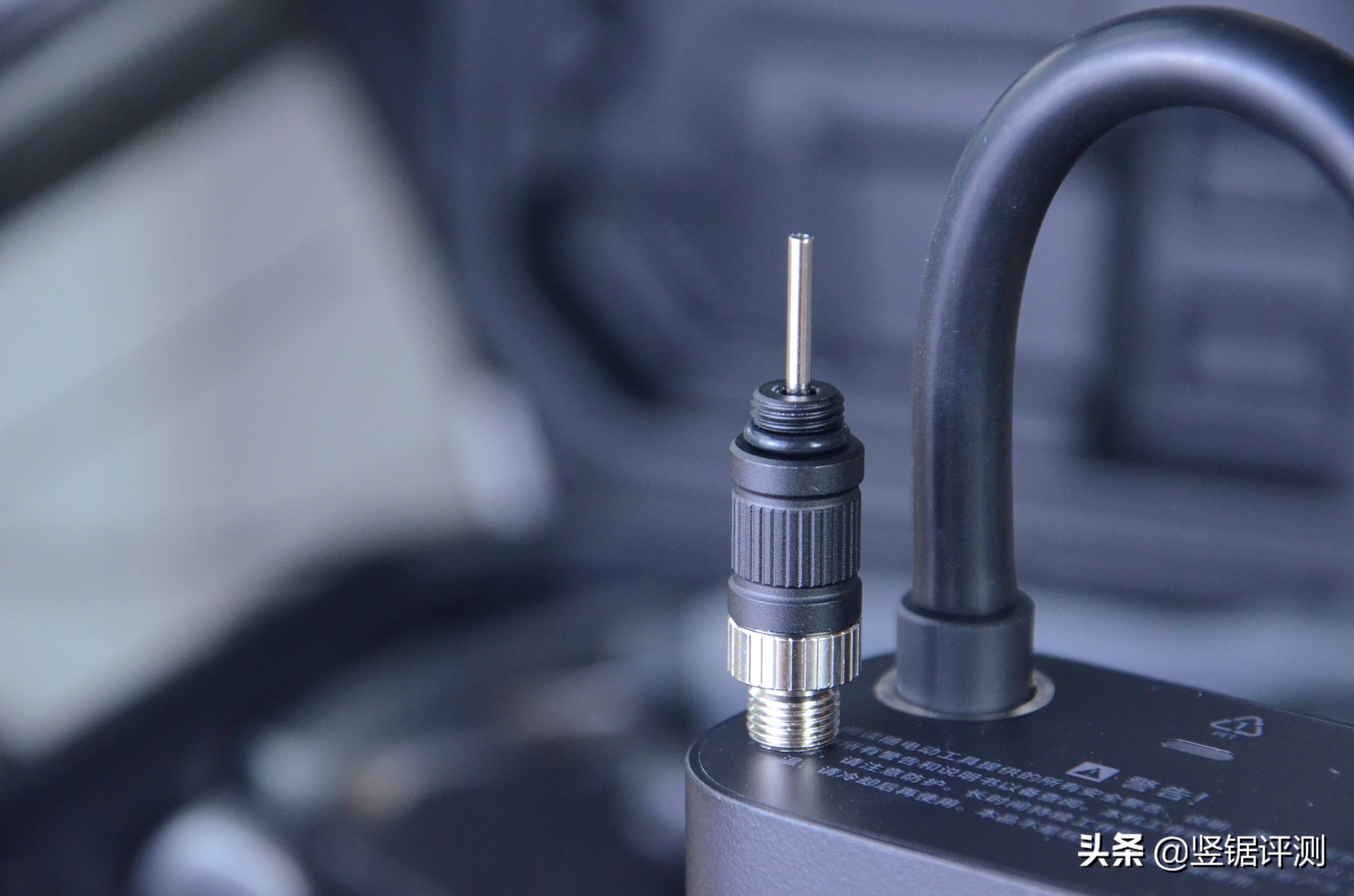 米家充气宝1s给汽车充气,去修车店给轮胎打气免费吗