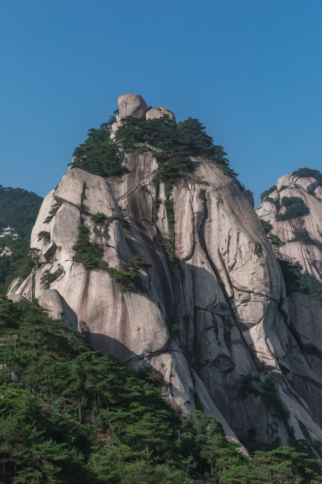 五岳中的南岳位于哪个省,九华山和天柱山哪座更值得游一游