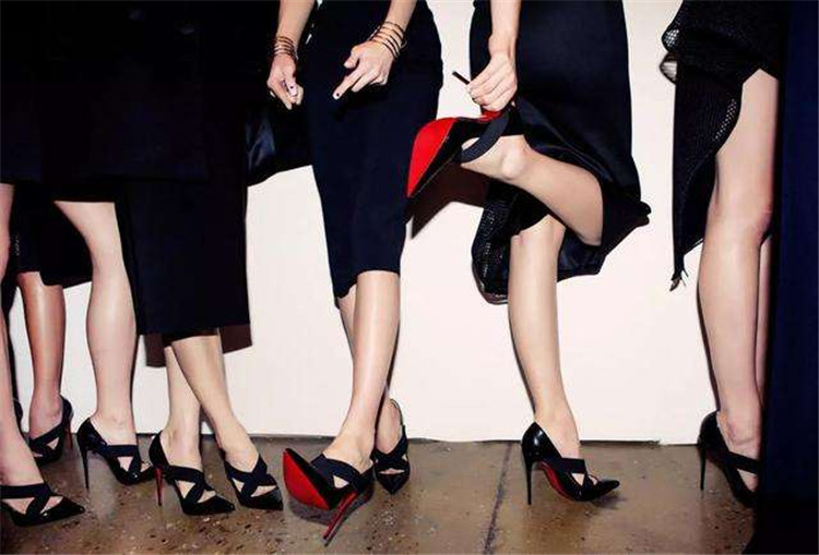 春天该穿什么高跟鞋,永不过时的高跟鞋有哪些