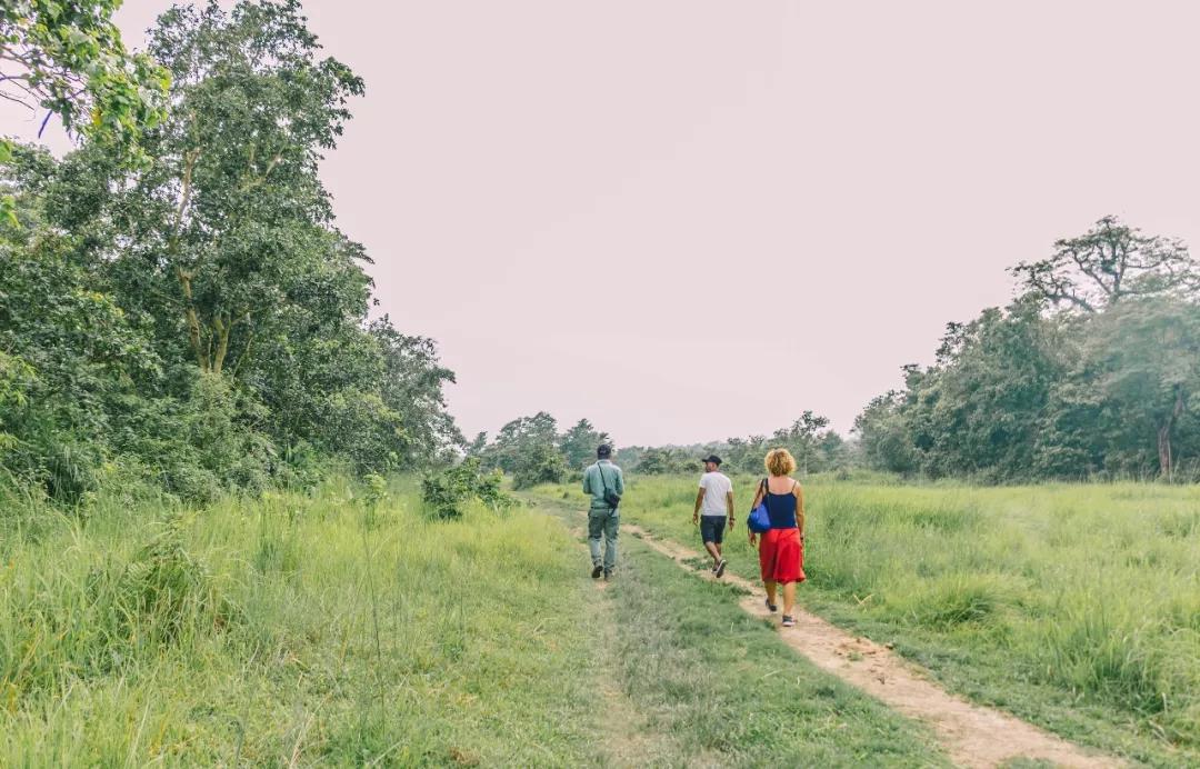 这个微笑国度,见人就夸漂亮,300元就能在天空滑翔