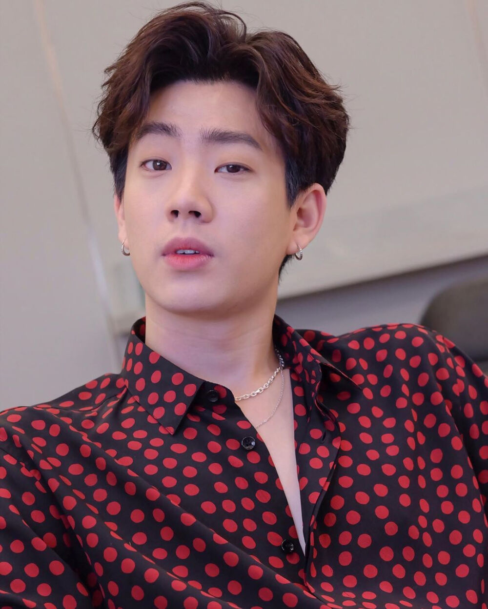 他泰韩系少年:关大爷洪34典型代表包包酷爱韩风穿搭