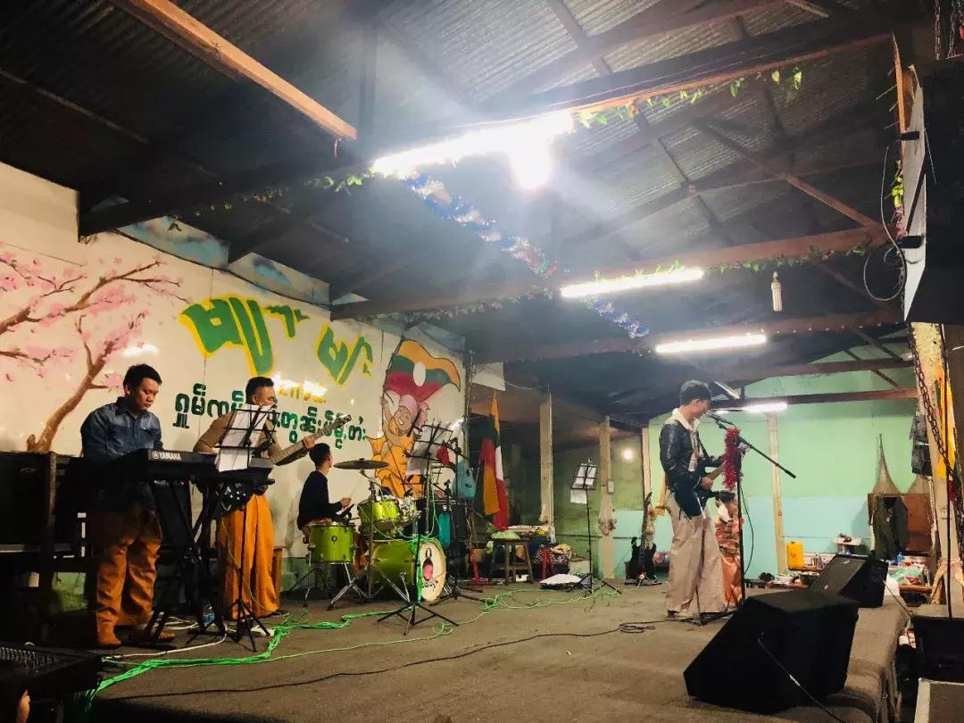 来姐告口岸体验一把非一般的跨境“网”商