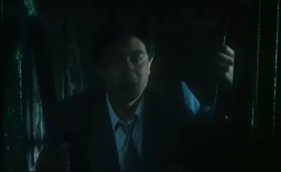 导演界有比张艺谋地位还高的吗,比张艺谋更老牌的导演有谁