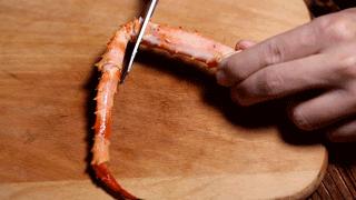 帝王蟹开餐仪式,中国人沉浸式吃帝王蟹