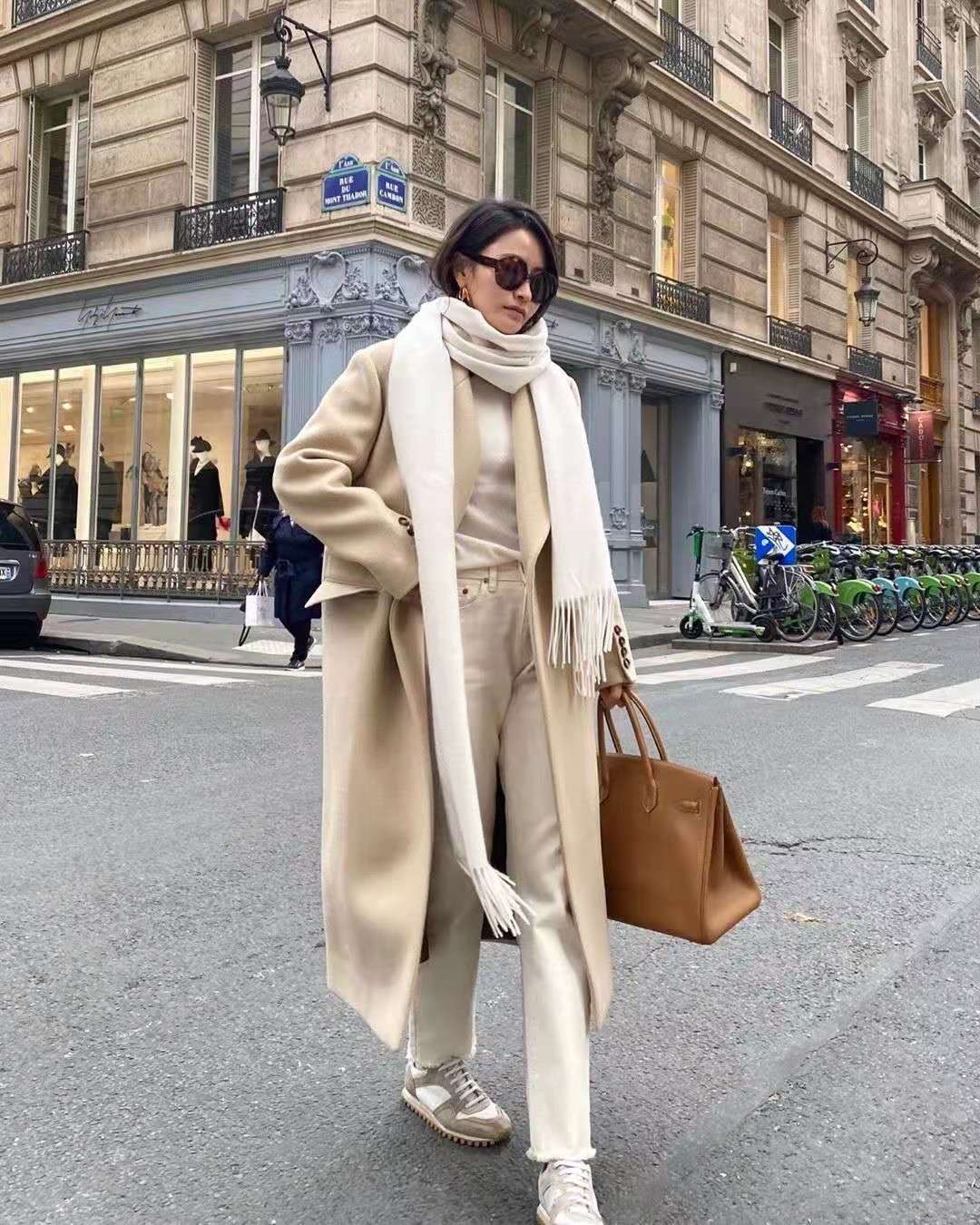 色彩穿搭小技巧,色彩呼应是最简单的穿搭技巧