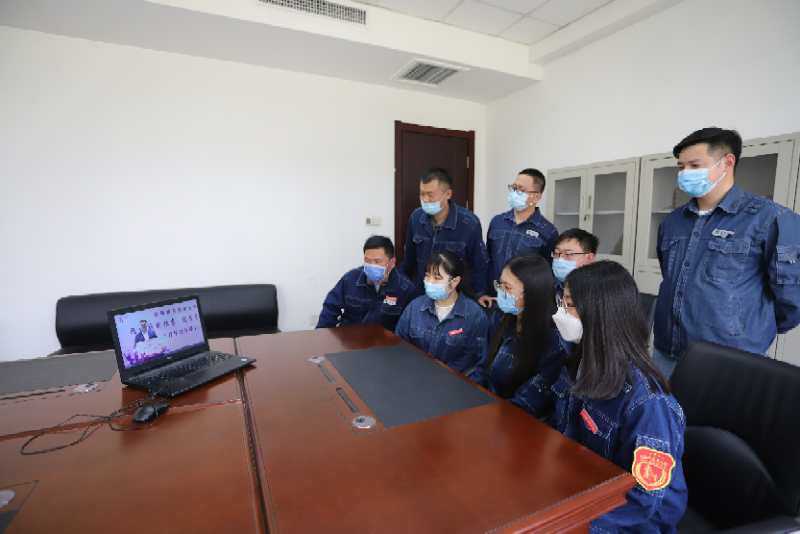 方便又好看，新乡这家公司的网络直播团课引来万余青年“围观”