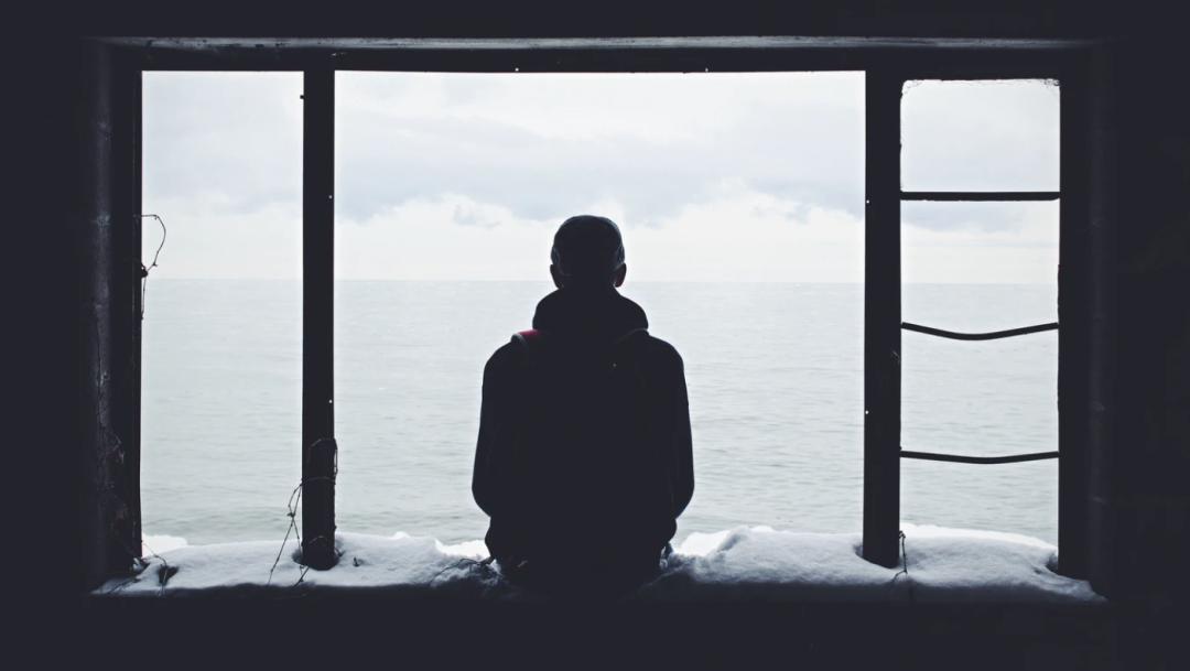 男子无视保护令家暴前妻获刑,男子多次家暴恐吓前妻获刑