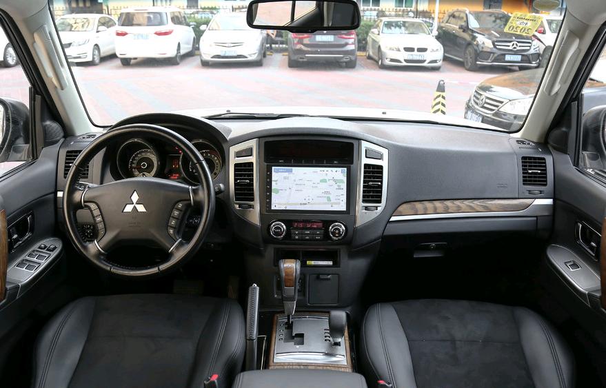 汉兰达3.5和帕杰罗3.0哪个好,三菱帕杰罗2020缺点