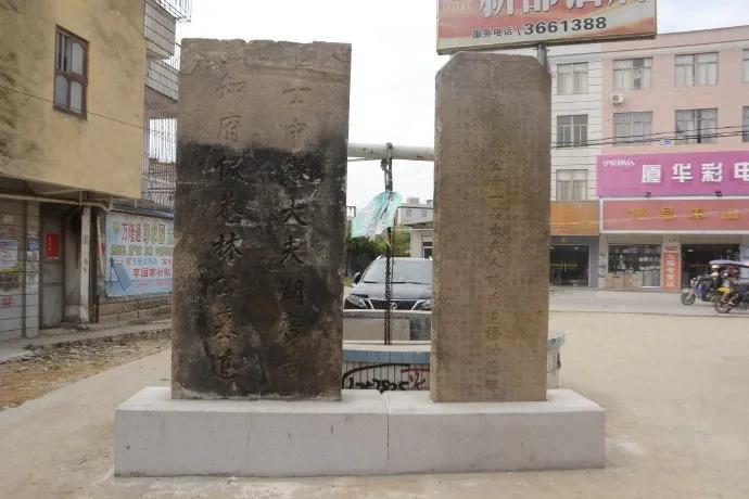 佛潭简介,佛崖石刻