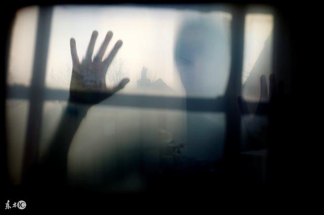 青年无意之中进入古墓小说,小伙进入神秘禁地小说