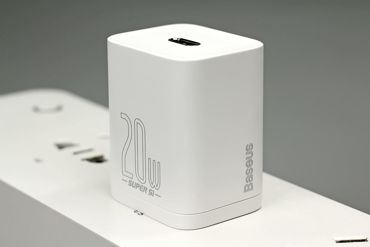 倍思超级硅30w充电头评测,supersipro超级硅快充充电器