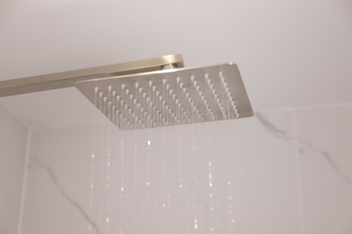 即热电热水器和储水式哪个费电,为何不建议用电热水器