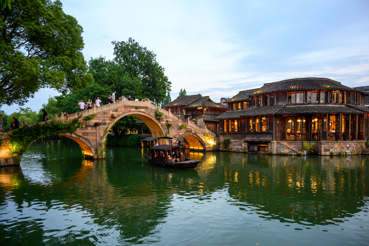 乌镇的夜晚美景,乌镇的西栅夜景真的很好