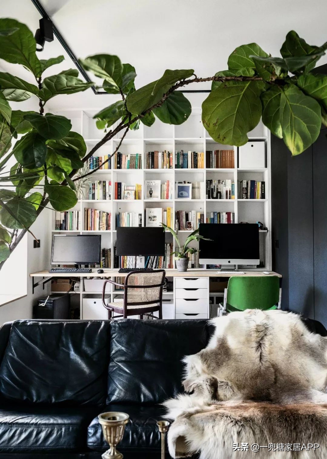 黑色直纹橱柜装修效果图,入门玄关橱柜效果图