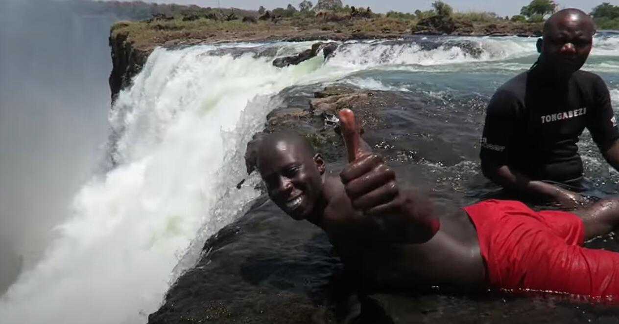 让人灵魂颤抖的游泳池，谁给你勇气往下跳？