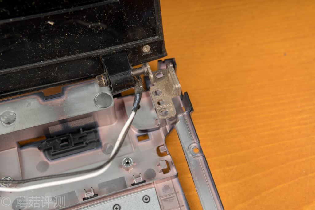 转轴断了维修多少钱,联想y400拆散热铜导管