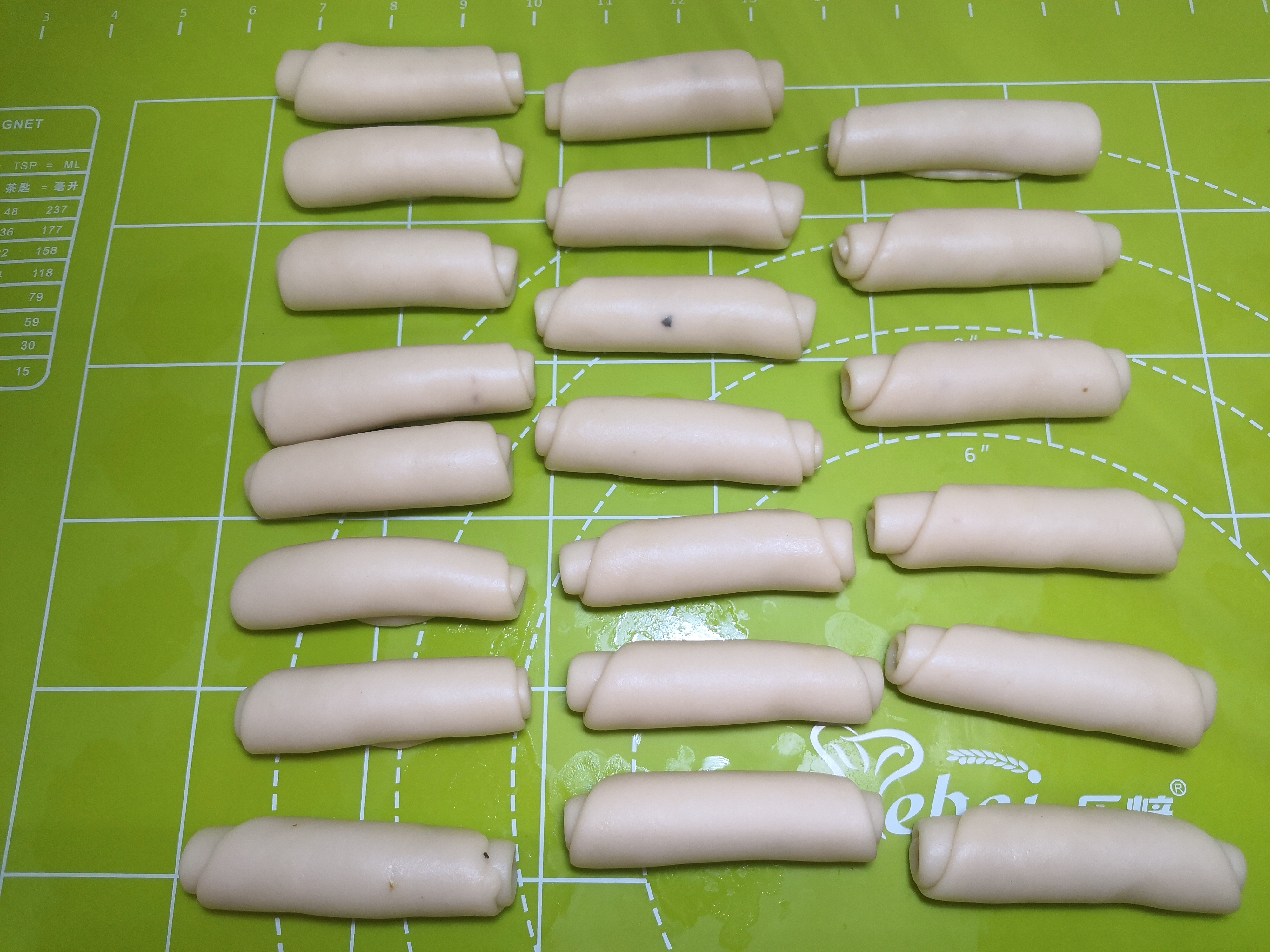 槐花饼怎么煎又软又香,槐花的10种家常做法槐花饼