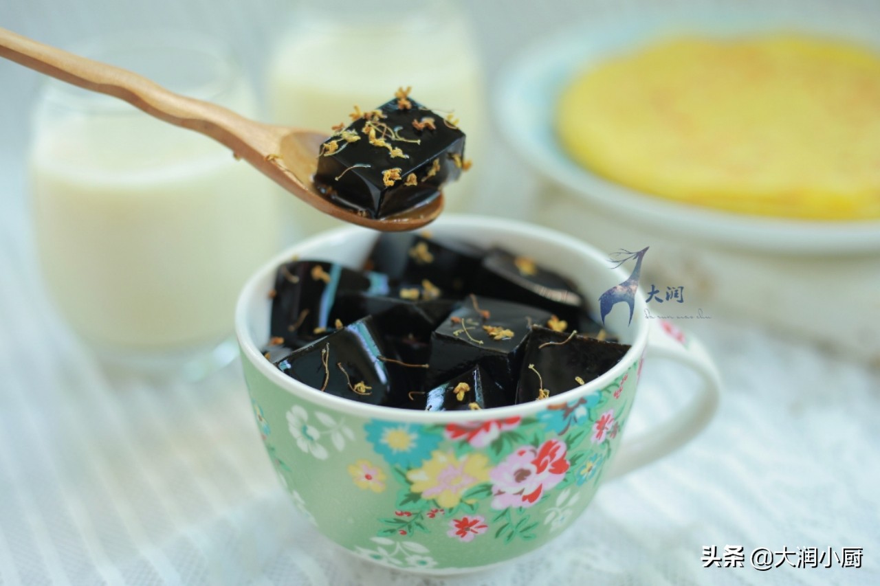 比较嫩滑的龟苓膏怎么做,龟苓膏怎么做教程超级简单