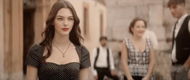 我和妈妈聊聊天200字,和妈妈一起谈恋爱33集