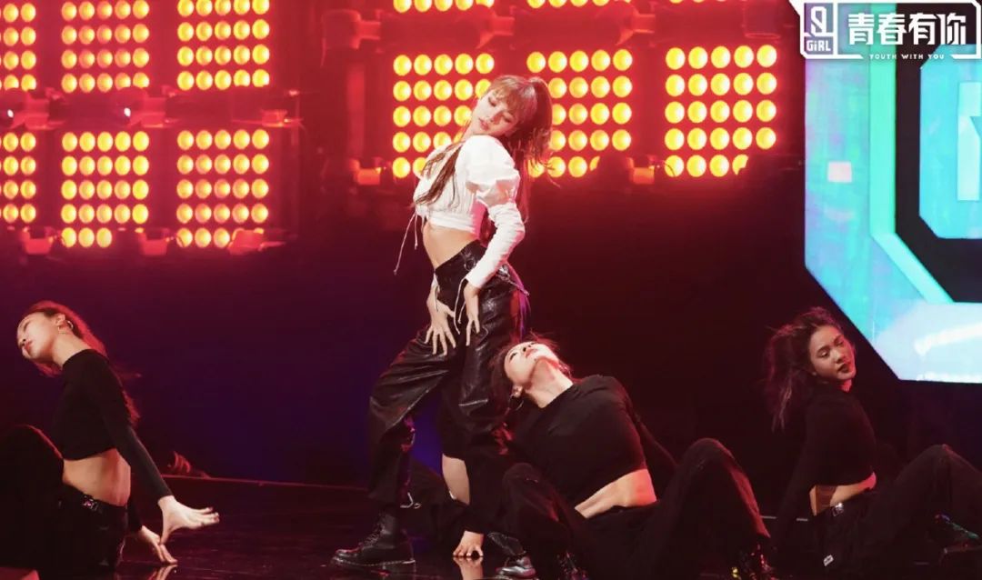 热综|《青春有你2》爆火,话题选手魔性舞台简直太精彩!