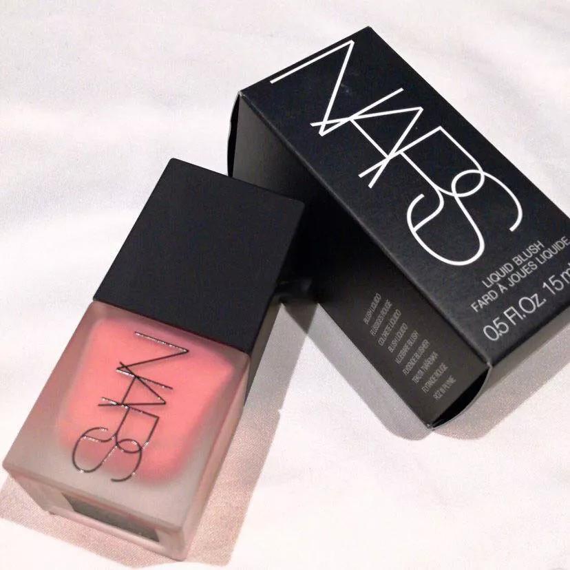 适合去音乐节的妆容教程,a到爆的女生妆