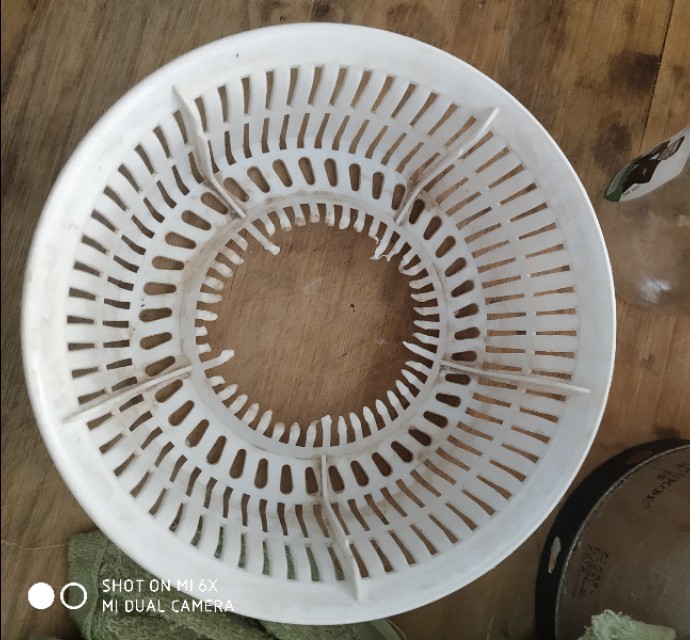 拖把桶改造钓鱼神器,废旧塑料桶改拖把池