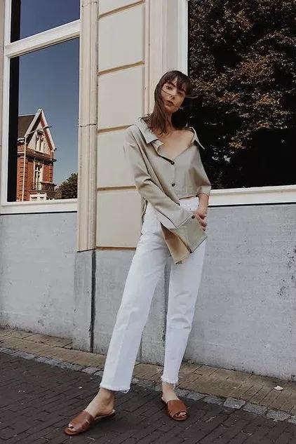 夏季时尚御姐凉鞋穿搭,气质牛皮凉鞋怎么搭配裤子