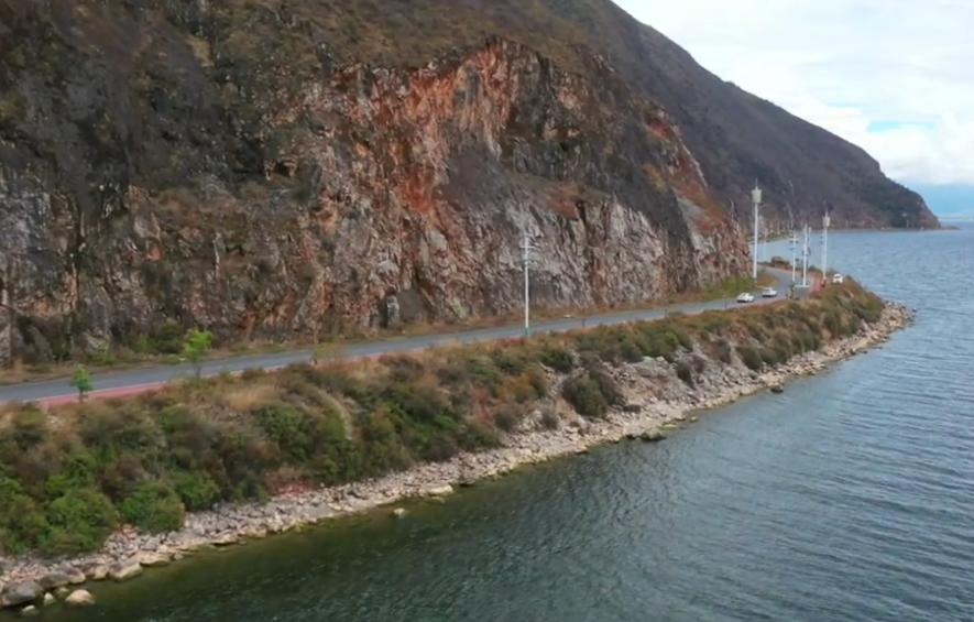 杨丽萍的太阳宫，以前淡季一晚4000元，如今参观要100元买杯咖啡