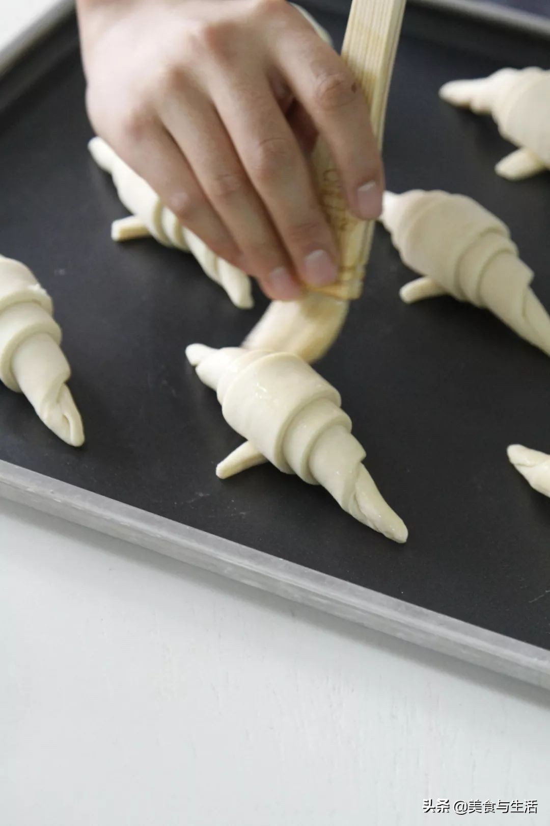 不夸张！沪上网红店卖断货的爆款“可颂”，你在家也能做