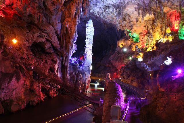 云南建水燕子洞,燕子洞和织金洞