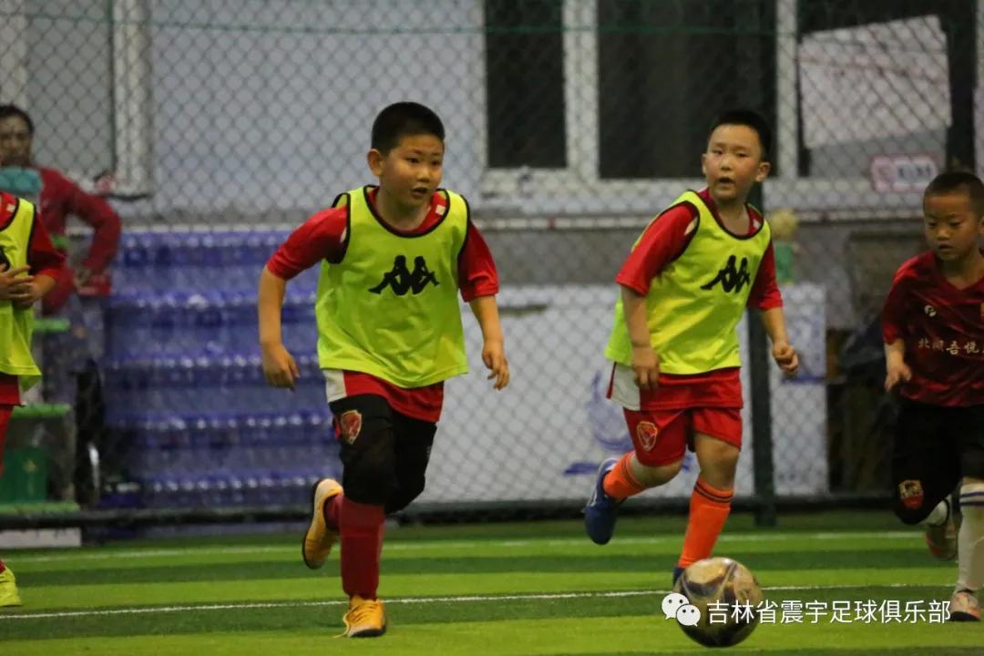 快乐童年，足球相伴！——震宇足球俱乐部“超级比赛日”精彩瞬间